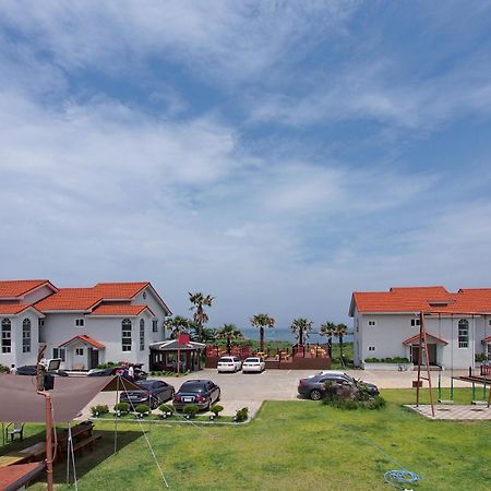 Morning Beach Pension Чеджудо Экстерьер фото