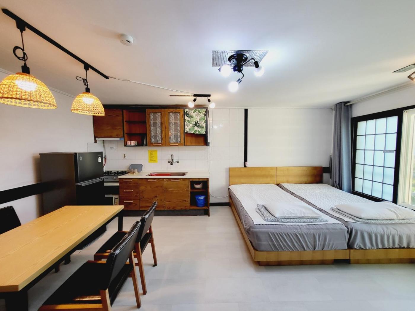 Morning Beach Pension Чеджудо Экстерьер фото