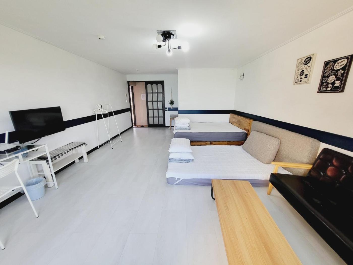 Morning Beach Pension Чеджудо Экстерьер фото