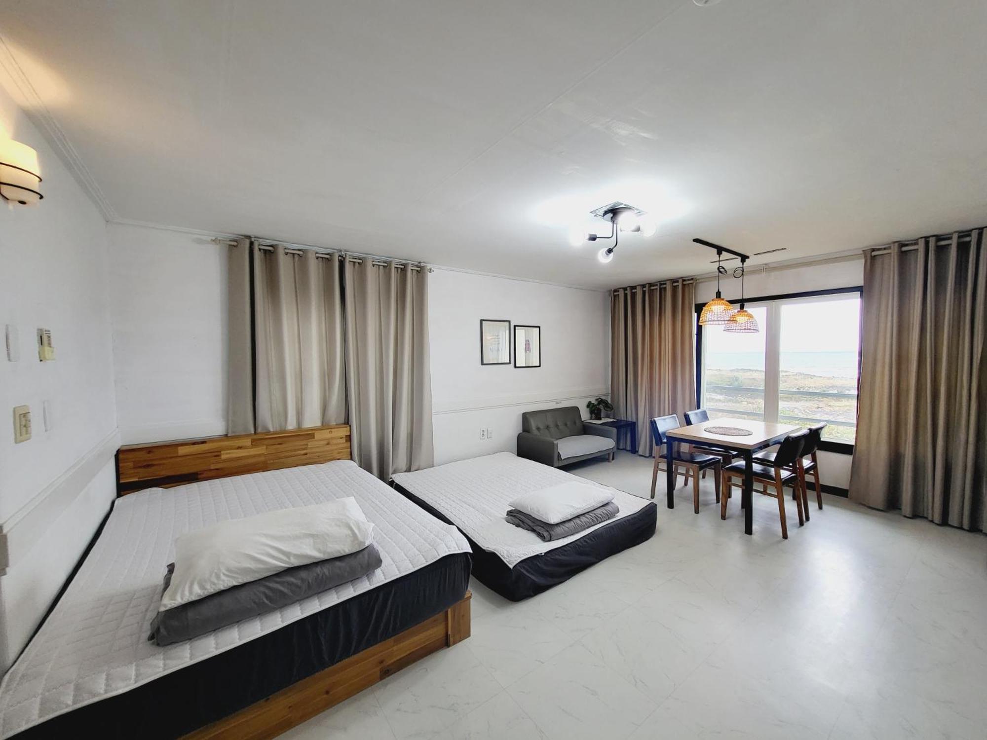 Morning Beach Pension Чеджудо Экстерьер фото