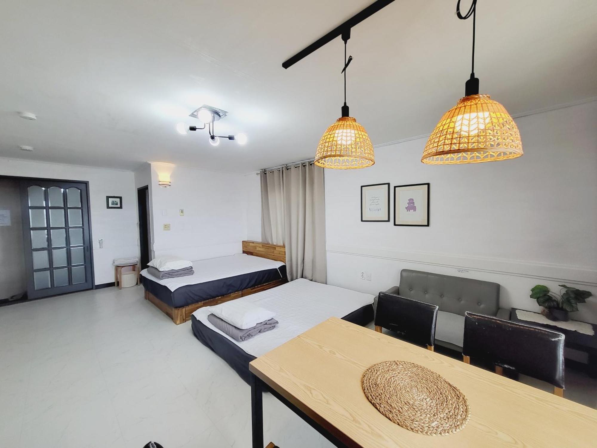 Morning Beach Pension Чеджудо Экстерьер фото
